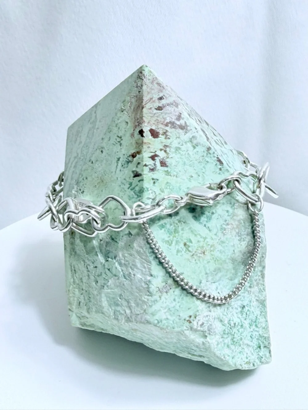 James Avery Sterling Silver HEART LINKS Bracelet w/Safety Chain - Size S - Picture 3 of 16